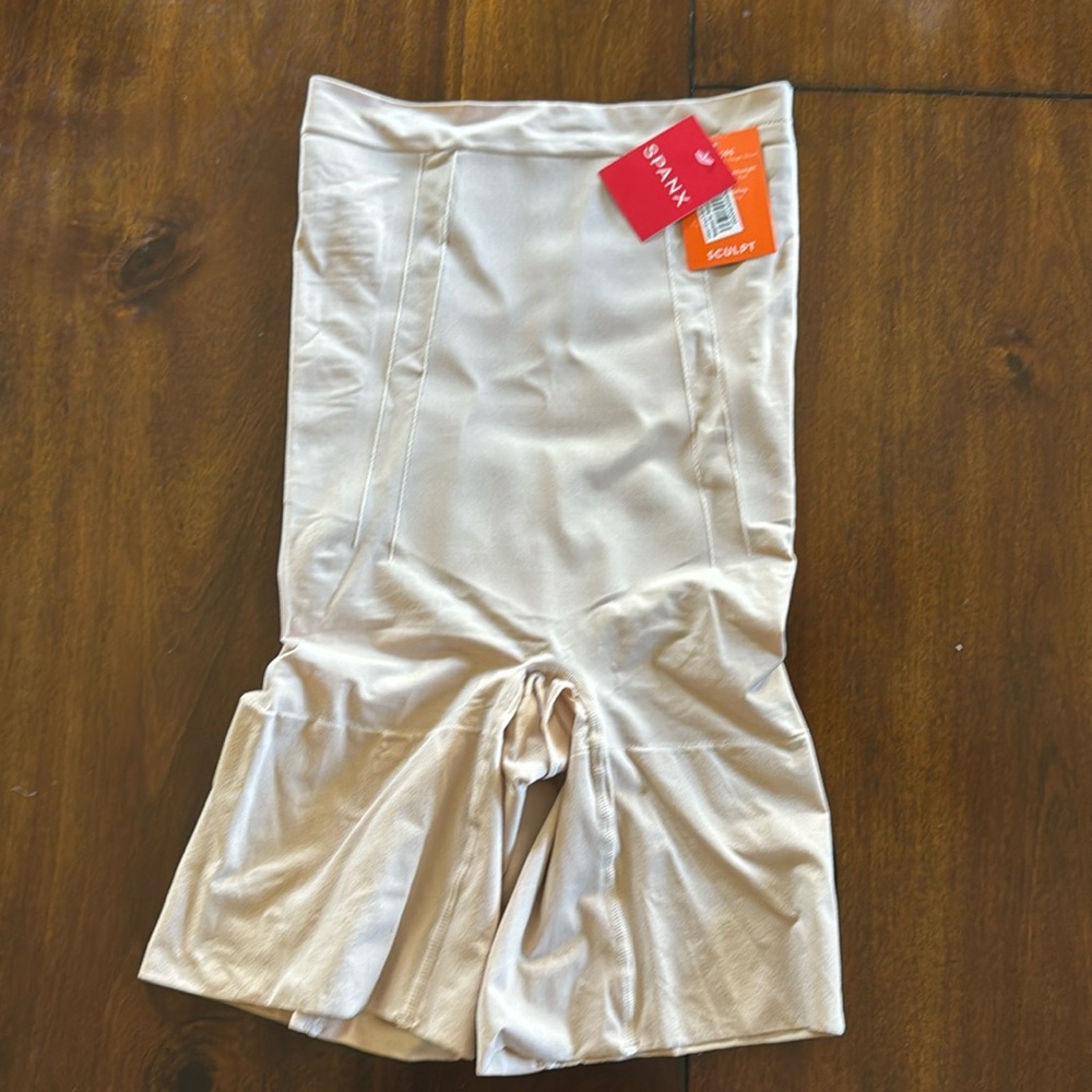 Spanx Sculpt high waisted mid thigh soft nude S small